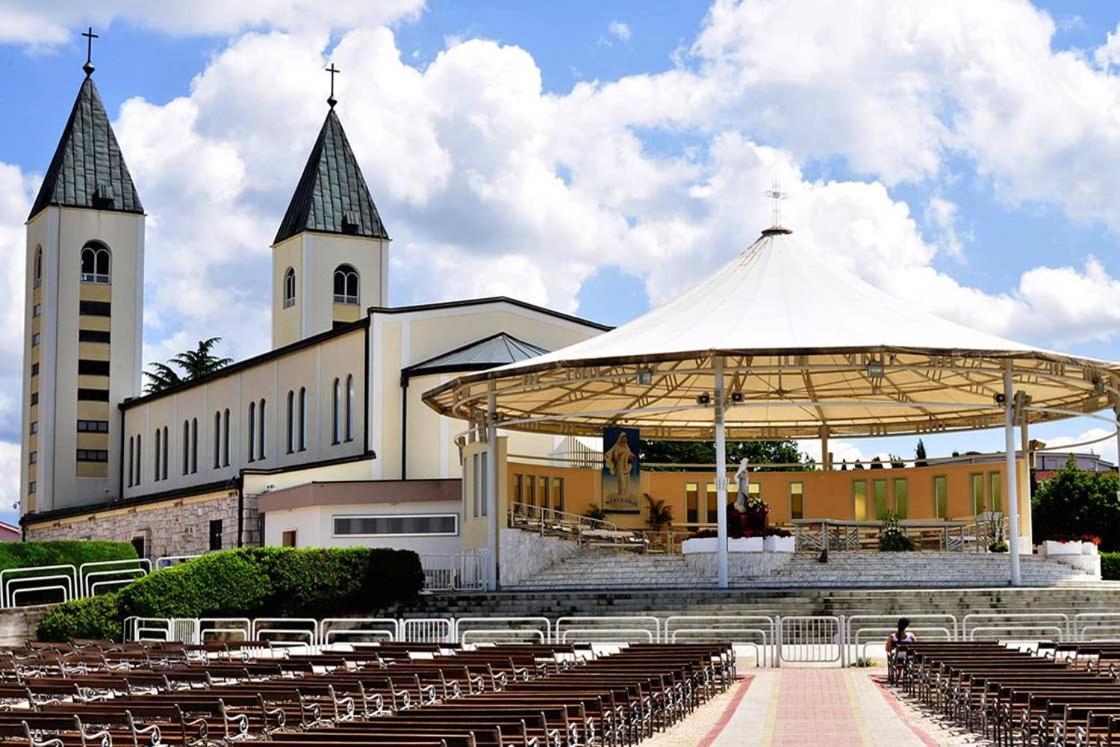 Hotel Leone Međugorje エクステリア 写真
